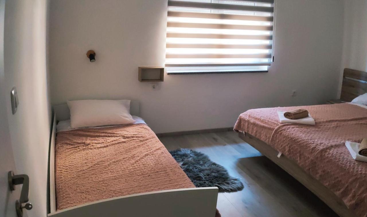 Apartman Levi Pula Exterior photo